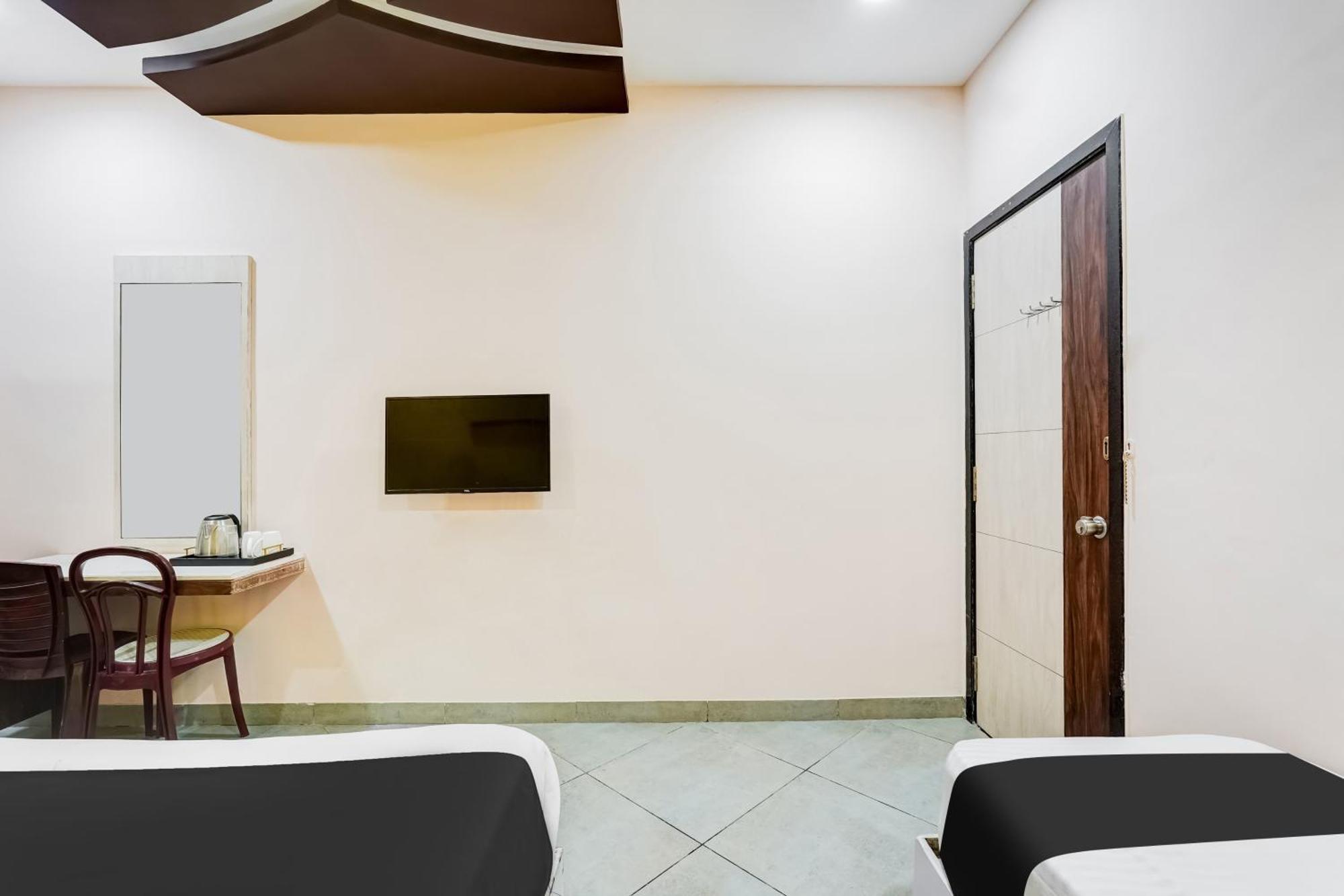 Hotel Super Townhouse Purushawalakm Chennai Esterno foto